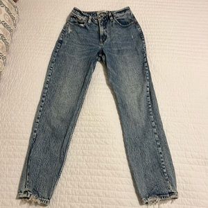 Abercrombie Curvy The Mom High Rise Size 26/2 🤩